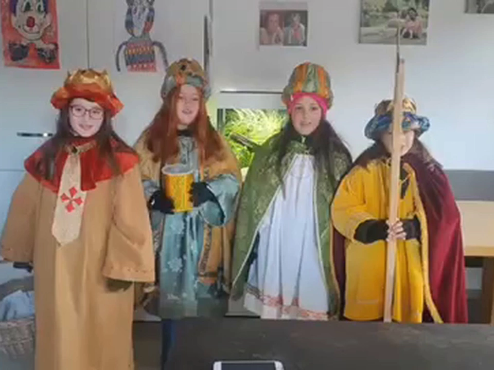 Sternsinger im Vinschgau trotz Eiseskälte unterwegs