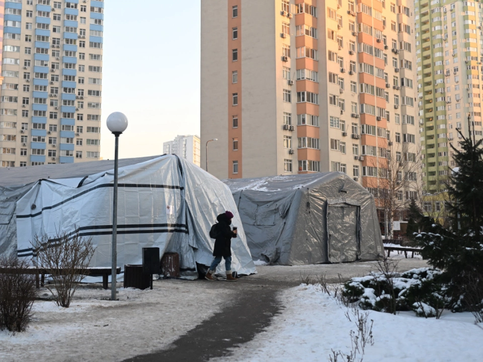Vielen Einwohnern Kiews bleiben nur Wärmezelte