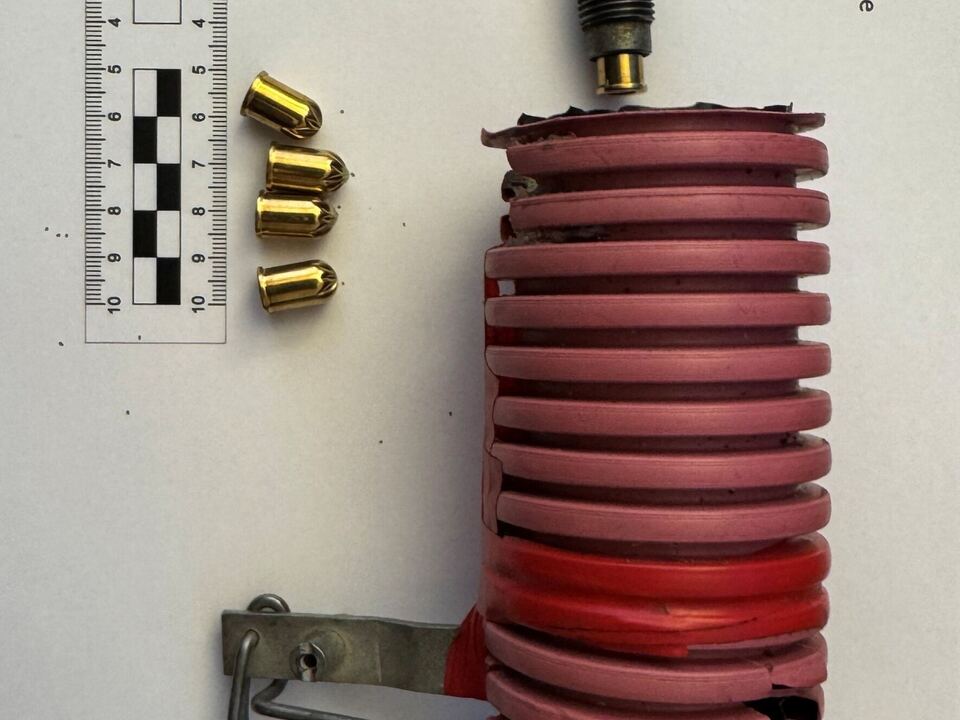 Mann-schie-t-mit-Schreckschusspistole-auf-Ortspolizei