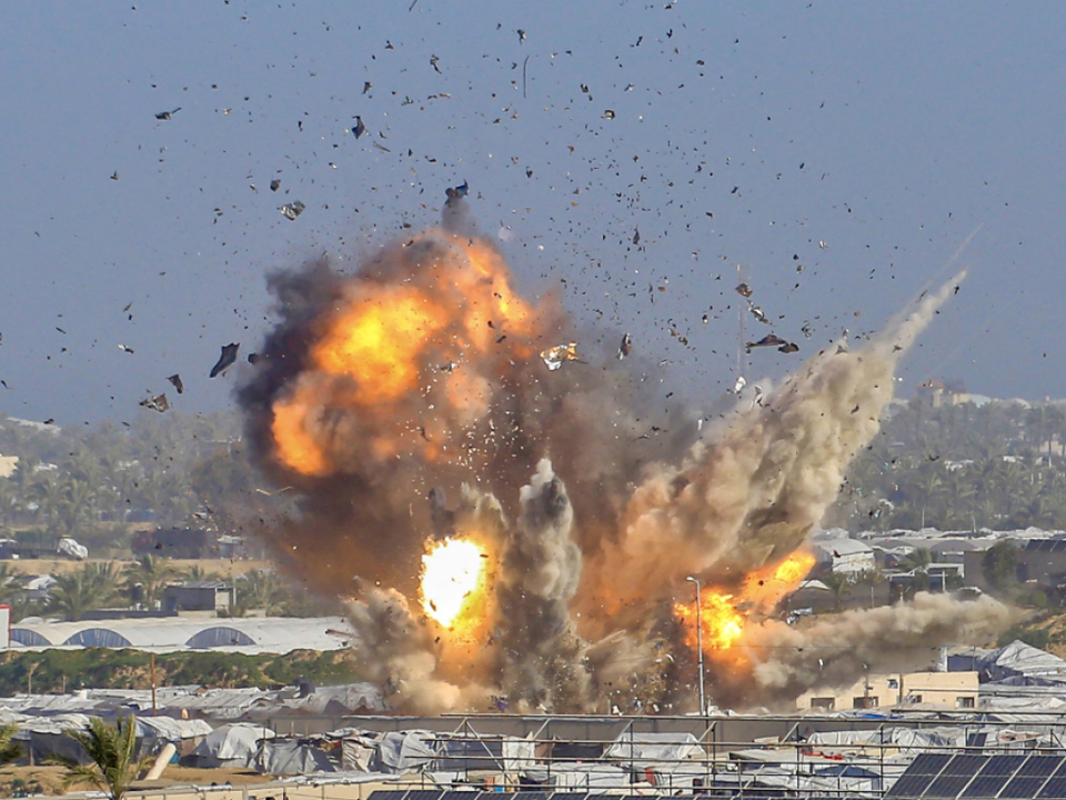 Dutzende-Tote-bei-israelischen-Luftangriffen