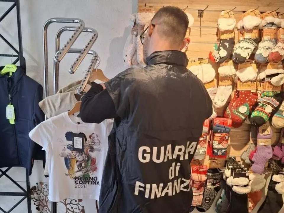 Über 200 gefälschte Olympia T-Shirts beschlagnahmt