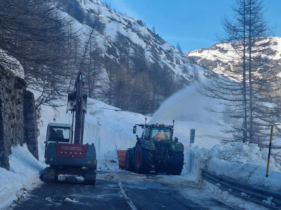 Alpenpass schneelawine