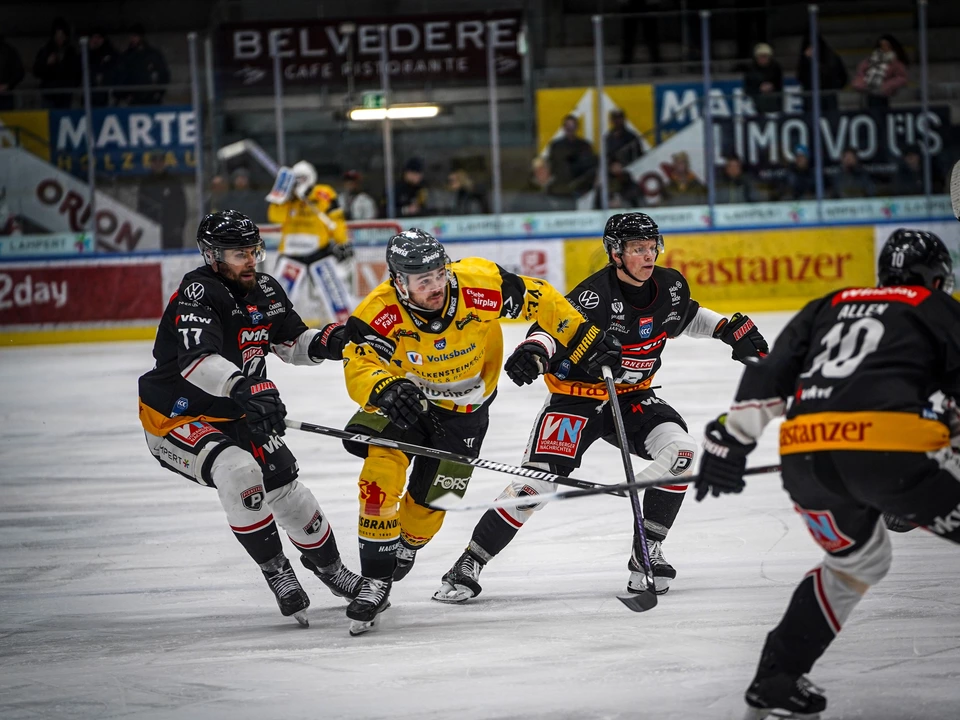 643297590_1334068532088012_1674310660388579245_n