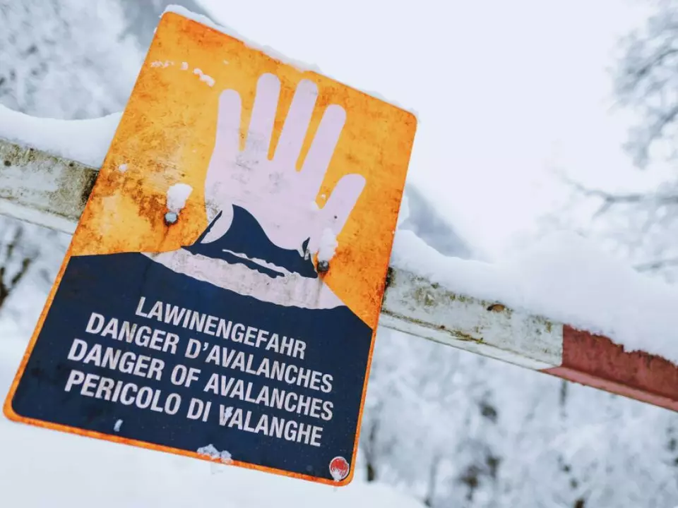 Die Lawinengefahr bleibt weiter hoch
