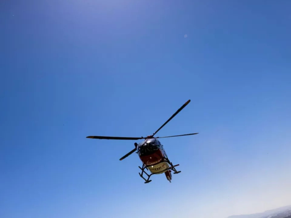 Ein Rettungshubschrauber brachte den Verletzten in ein Spital