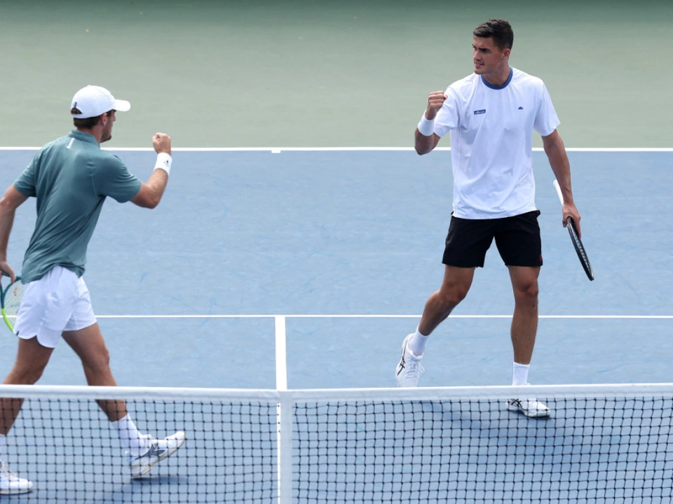 Erler (R) und Galloway stehen im Acapulco-Finale