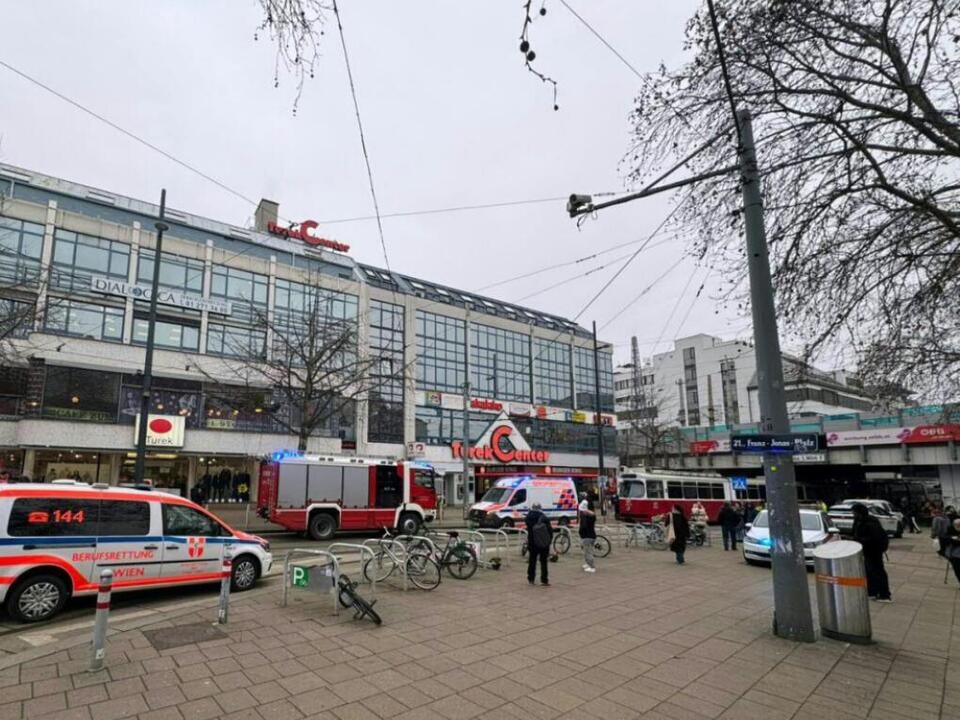 14-Verletzte-bei-Auffahrunfall-zweier-Stra-enbahnen-in-Wien