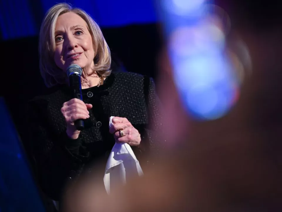 Hillary Clinton sagt zu Epstein-Affäre aus