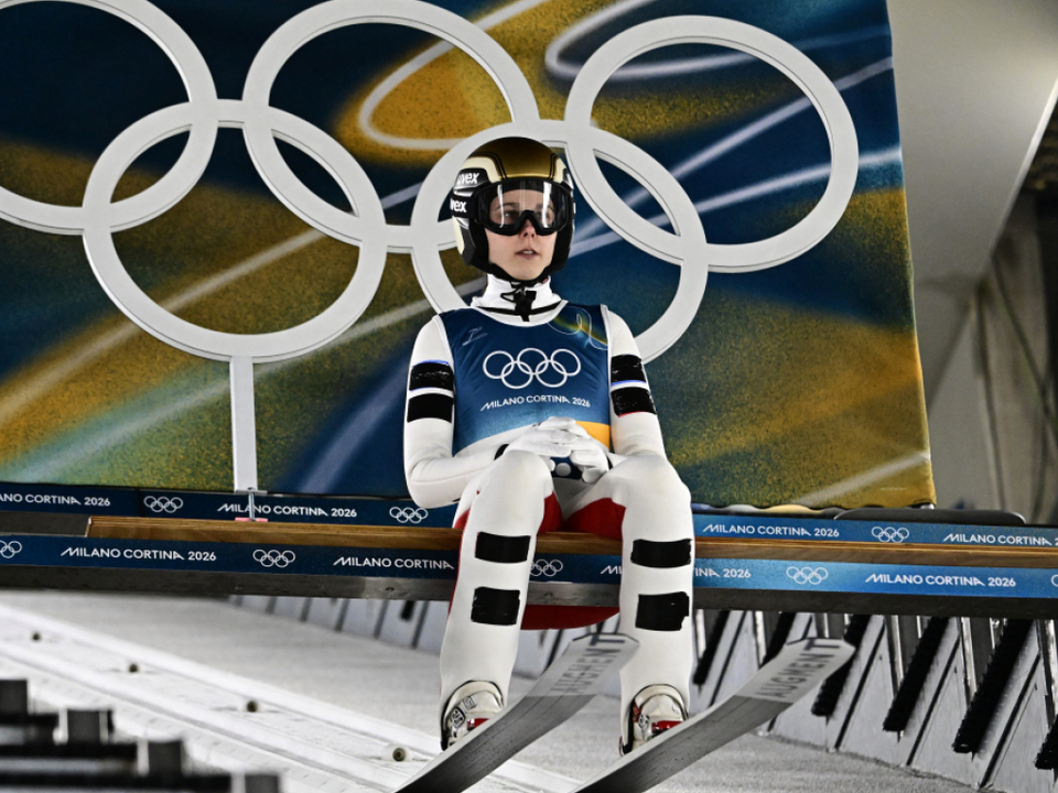 Eder-springt-von-Normalschanze-zu-Blech-Gold-an-Str-m