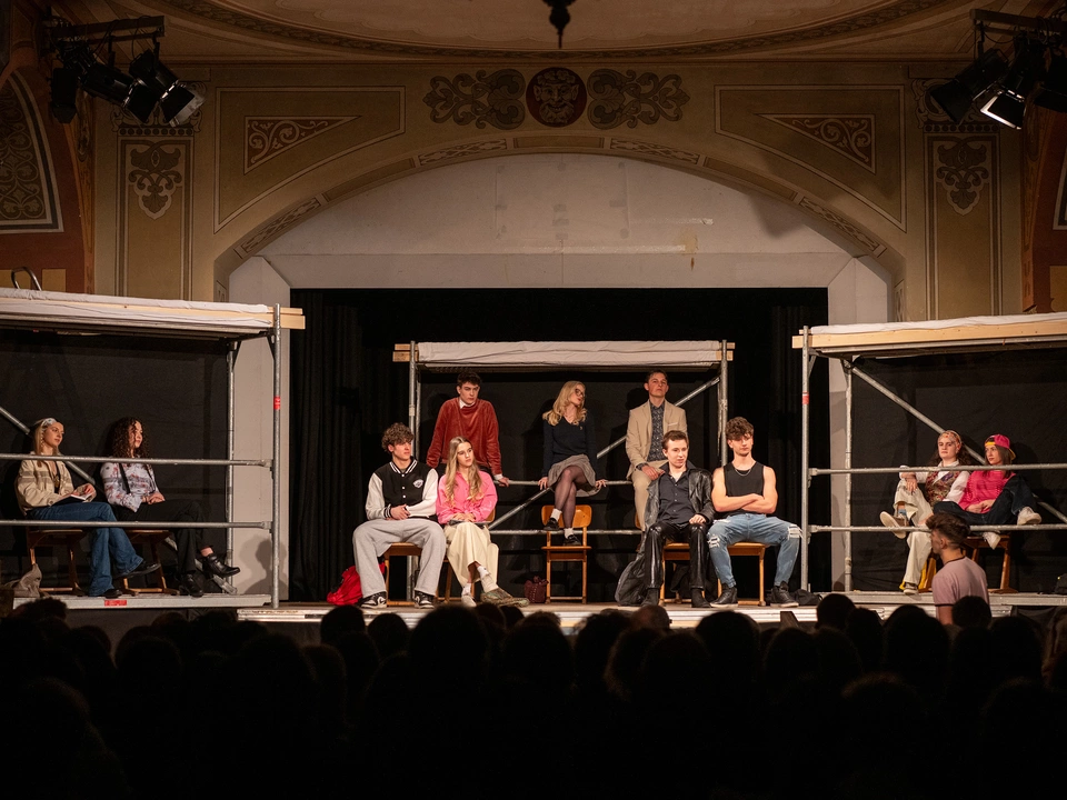 WELLE-Vinzentinum-Theater-01-Jana-Rizzolli