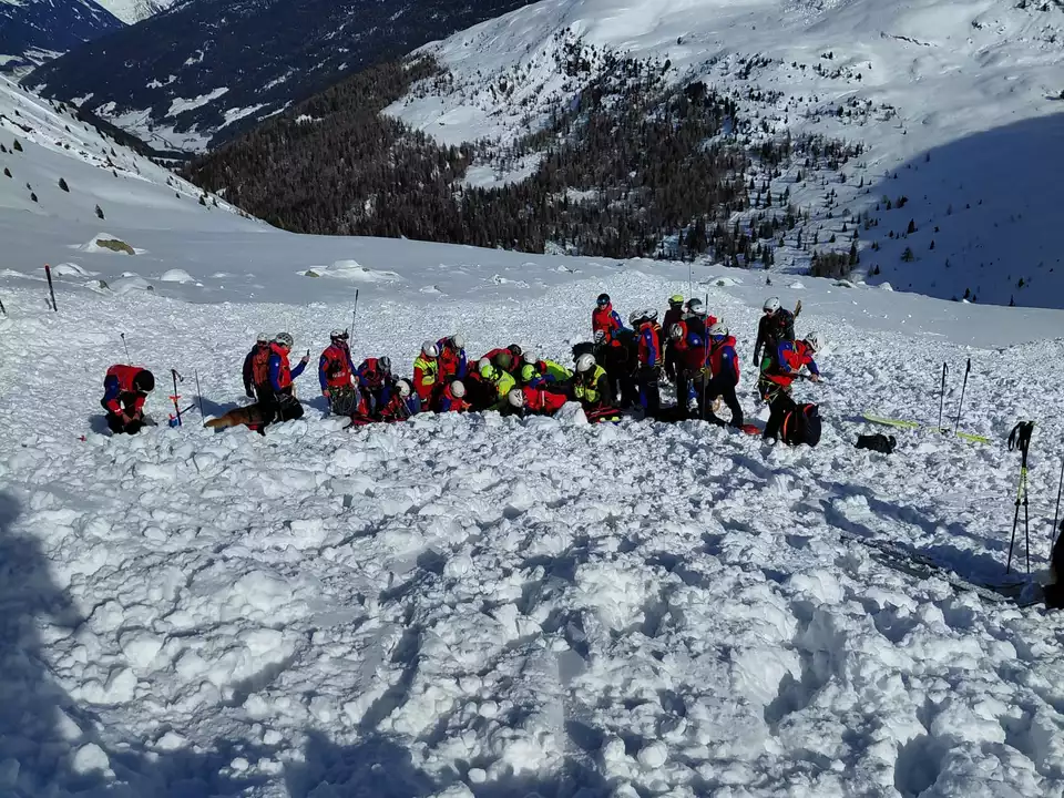 Meran 2000: 50-Jähriger aus dem Sarntal stirbt bei Lawinenabgang