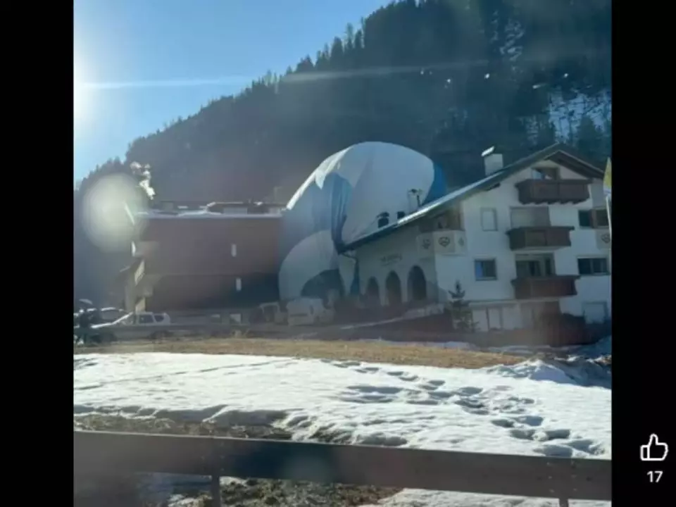 Heißluftballon in den Dolomiten in Not – VIDEO