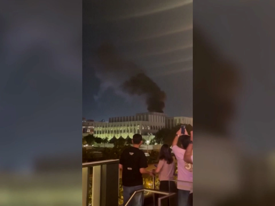 Drohne schlägt in Dubai auf Parkplatz ein