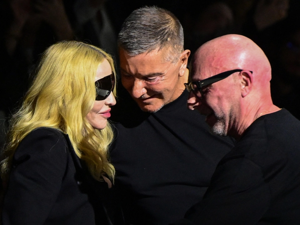 Kreative Partnerschaft von Popstar und Designern