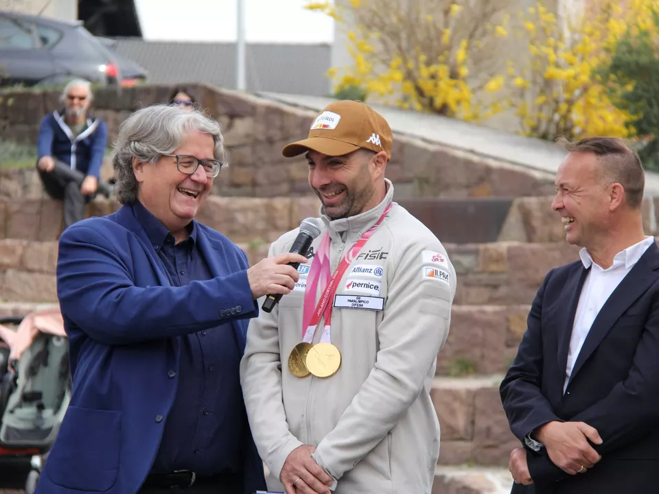 Festlicher Empfang für Paralympiasieger Emanuel Perathoner in Lajen