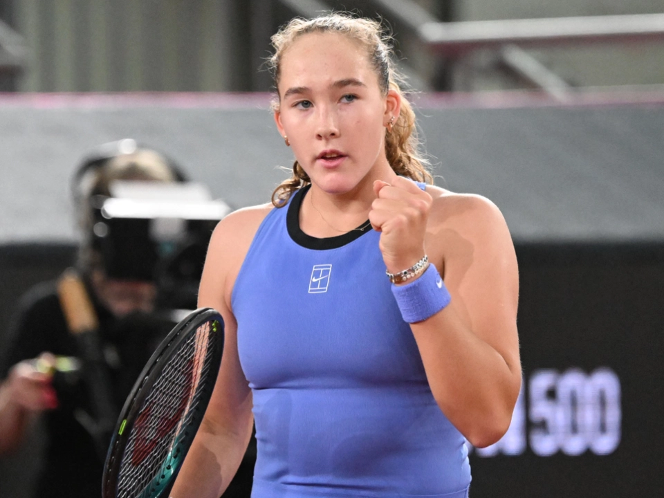 Mirra Andrejewa nach Dreisatzsieg weiter