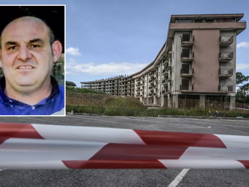 In una foto da Facebook, Mario Landolfi, il 48enne reo confesso dell\'omicidio di due donne di 29 e 49 anni i cui cadaveri sono stati trovati in un cantiere edile abbadonato da decenni a Pollena Trocchia, sulle pendici del Vesuvio. athesiadruck2_20260519193513969_85b820ed713baebe97de76e332d8fd20