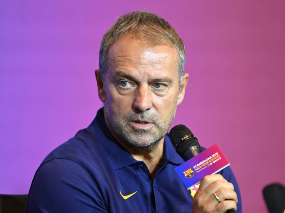 Barca-Trainer Flick steht trotz des Todes seines Vaters an der Linie