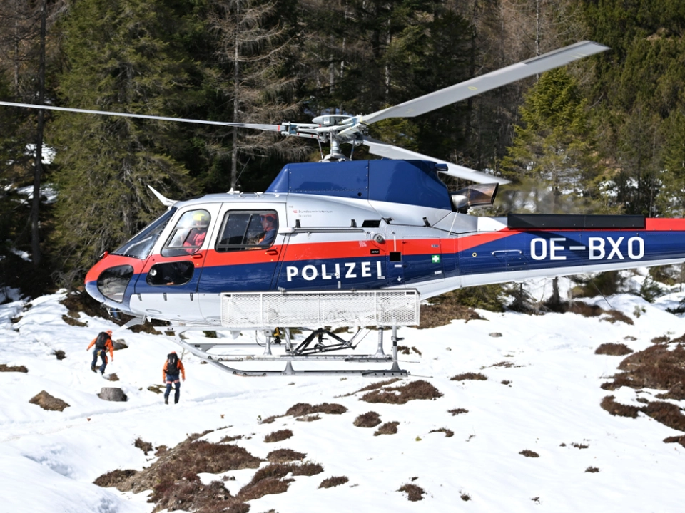 Die Leiche des 19-Jährigen wurde mit dem Polizeihubschrauber geboren