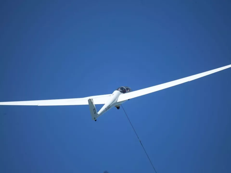 Ein Segelflugzeug stürzte im Bereich des Tiroler Breitenkopfs ab