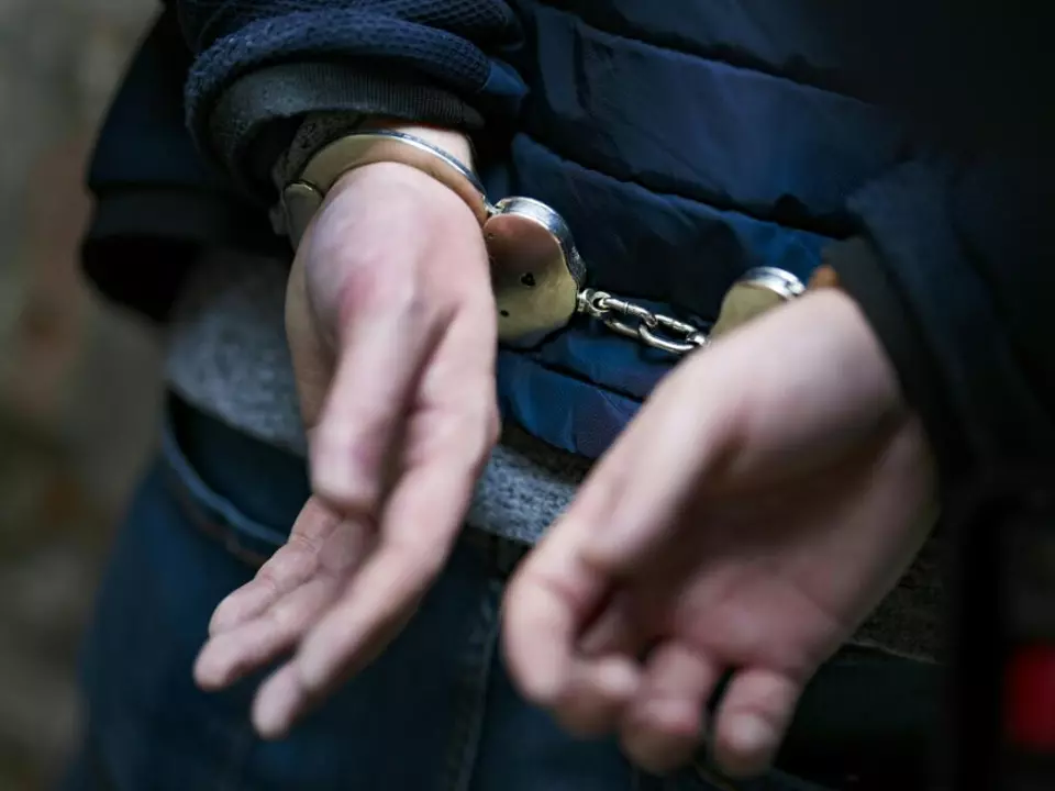 Für acht mutmaßliche Diebe klickten die Handschellen