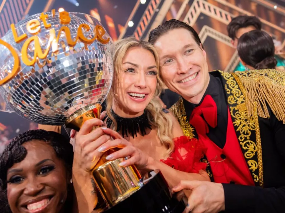 Große Freude beim Sieger-Tanzpaar