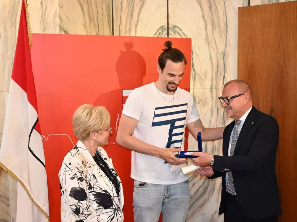 Stadt Bozen feiert ihren Champion Simone Giannelli