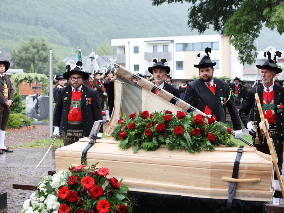 Letztes-Geleit-f-r-den-S-dtirol-Aktivisten-Dr-Josef-Pepi-Fontana