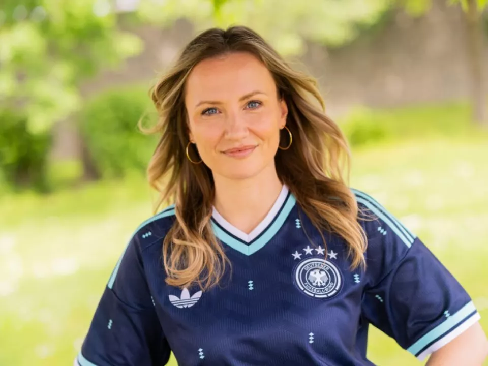 Ania Niedieck im deutschen Fußballdress