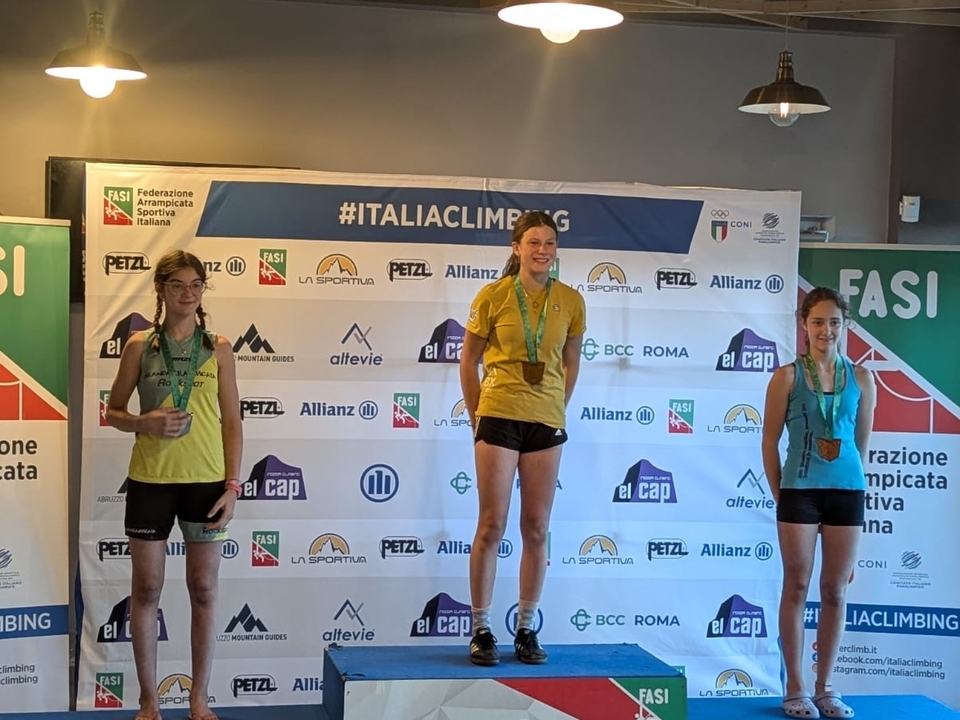 Nadja-Ranalter-gewinnt-die-erste-Etappe-des-Jugend-Italiencups-im-Leadklettern