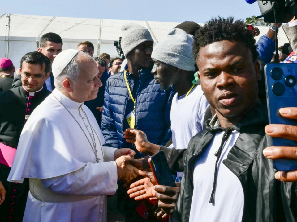 Der Papst traf mit Migranten zusammen