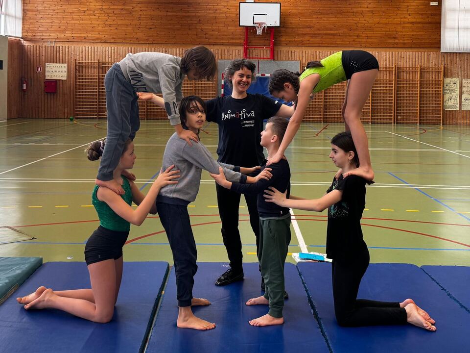 Daumenklavier-Kochen-Selbstverteidigung-Jugendworkshops-begeistern