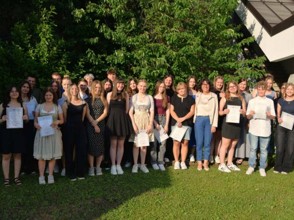 Abschlussfeier-spiegelt-Vielfalt-schulischen-Lebens-wider-