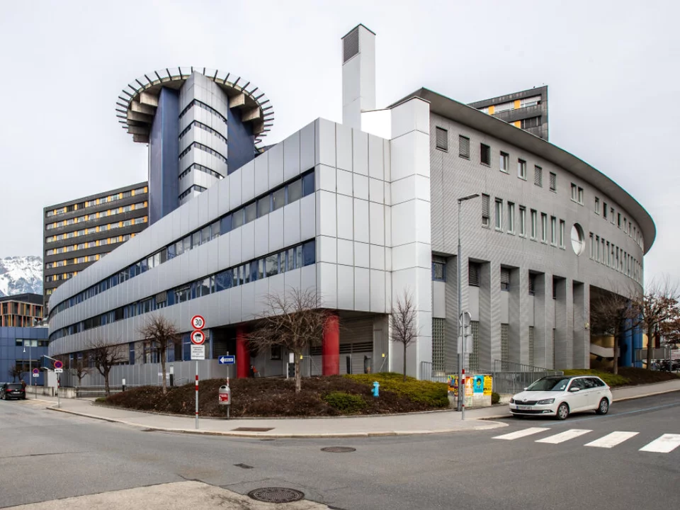 In Innsbruck entnahm man Eierstockgewebe bei jungen Krebspatientinnen