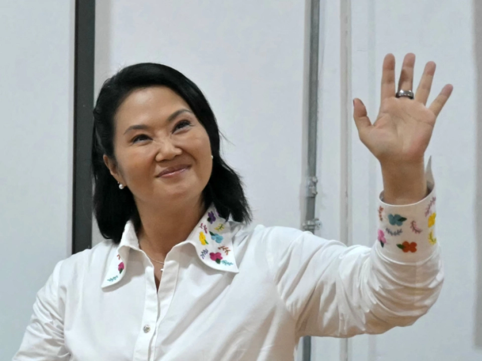 Keiko Fujimori liegt knapp voran