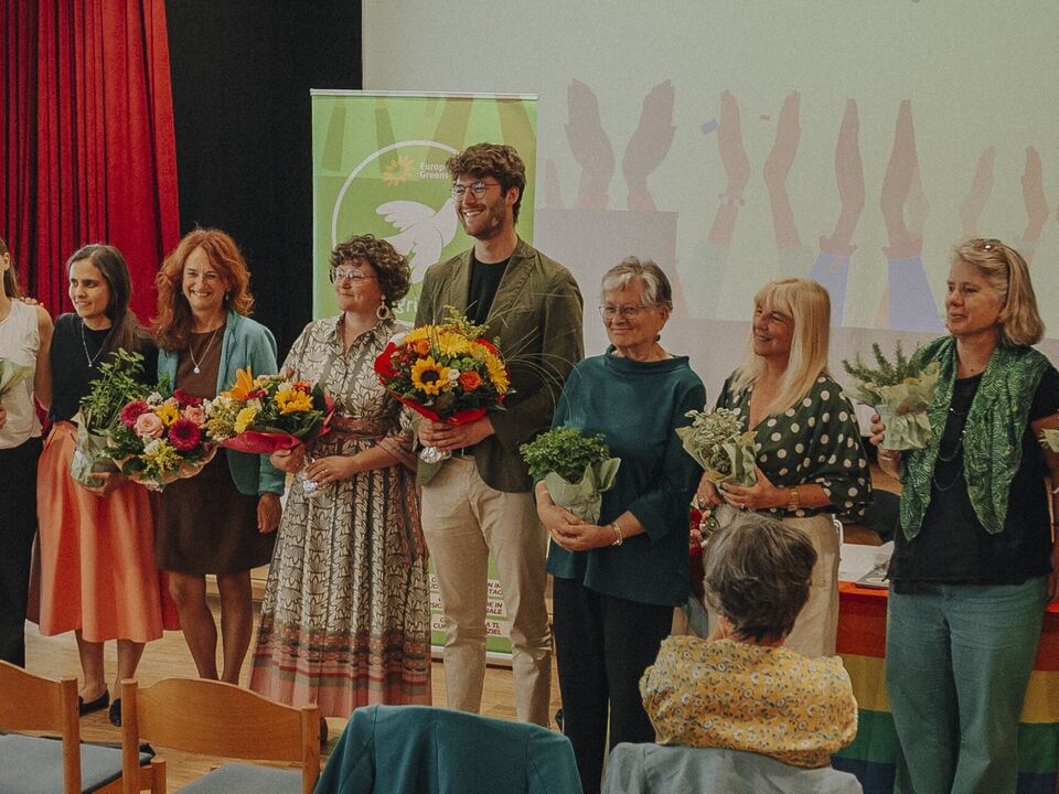 Gr-ne-schlie-en-Erneuerungsprozess-ab