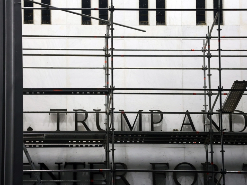 Seit der Nacht Geschichte: Der Trump-Schriftzug am Kennedy Center