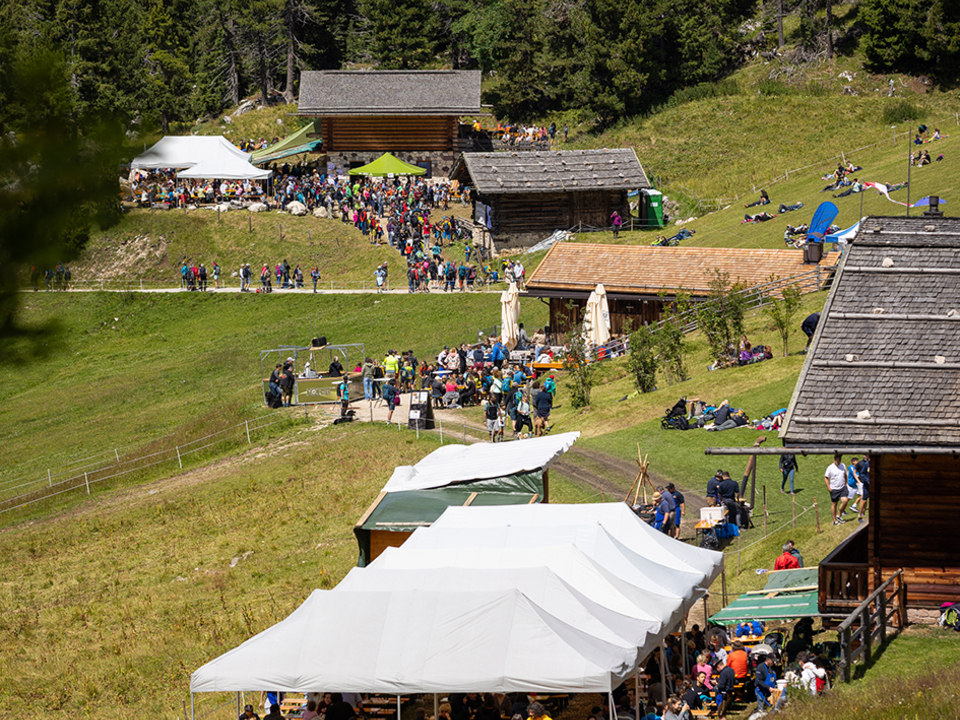 Schupfenfest-unter-dem-Latemar
