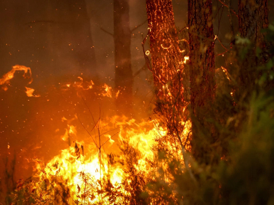 Feuer lodern in Frankreich und Spanien weiter