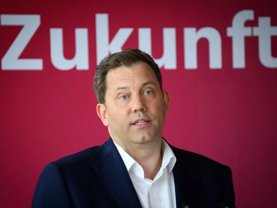 Finanzminister Lars Klingbeil (SPD) greift auf Rücklagen zu