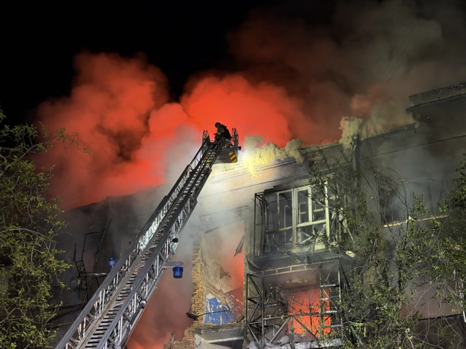 Gegenseitige Angriffe in der Nacht