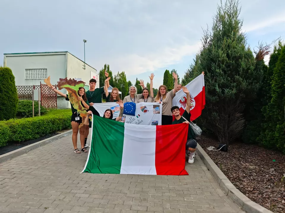 Italienische Team hintere Reihe von links nach rechts Alexandra Pöhl, Simon Hofer, Valeria Scrinzi, Andrea Schulz (Präsidentin Horititeach) Lea Zelger, Mattea Wurzer, Hanna Egger.