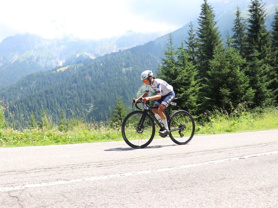 Favoritensiege-von-Widmann-und-Jedelhauser-er-ffnen-den-49-Giro-delle-Dolomiti