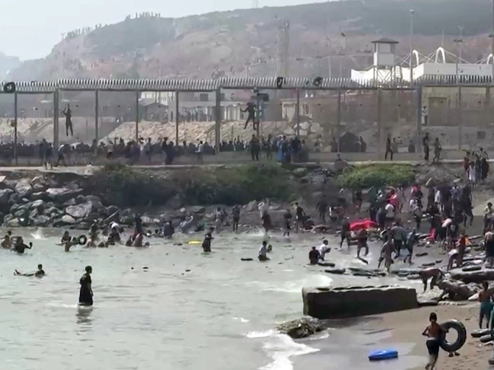 Menschen gelangten schwimmend an Küste von Ceuta