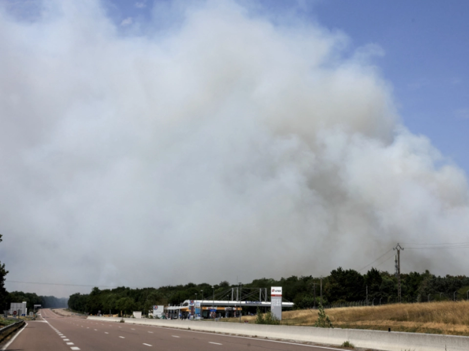 Zwei Festnahmen wegen Waldbrand bei Paris