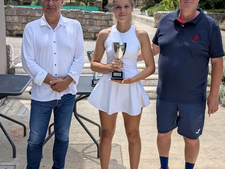 STEFAN GIULIA SOPHY