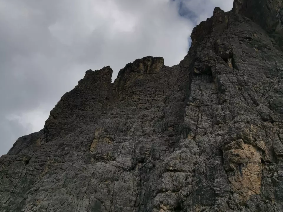 Le Torri del Sella, dove un climber 73enne altoatesino ha perso la vita, Val Gardena (Bolzano), 29 agosto 2026. athesiadruck2_20260829203018582_0f79da3c47fbfcdfd77bb239db892776