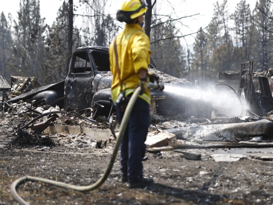 Die Feuerwehren sind nun wieder in Kalifornien und Nevada gefordert