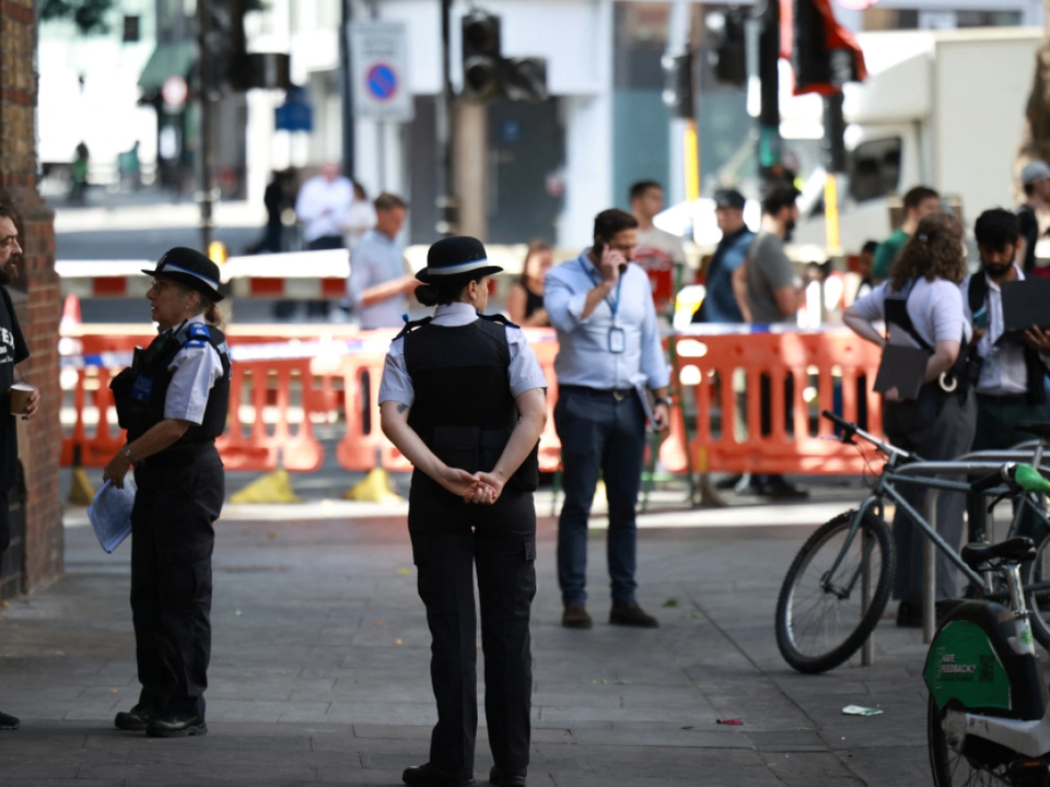 Einsatzkräfte am Tatort in der Londoner Innenstadt