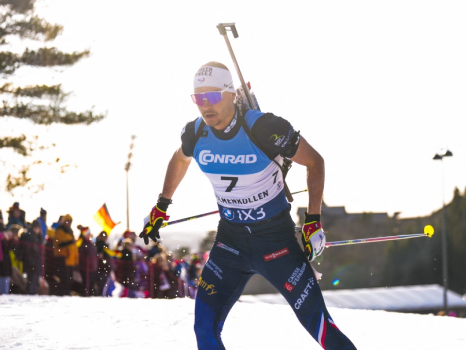 Jacquelin tritt im Sommer in die Pedale